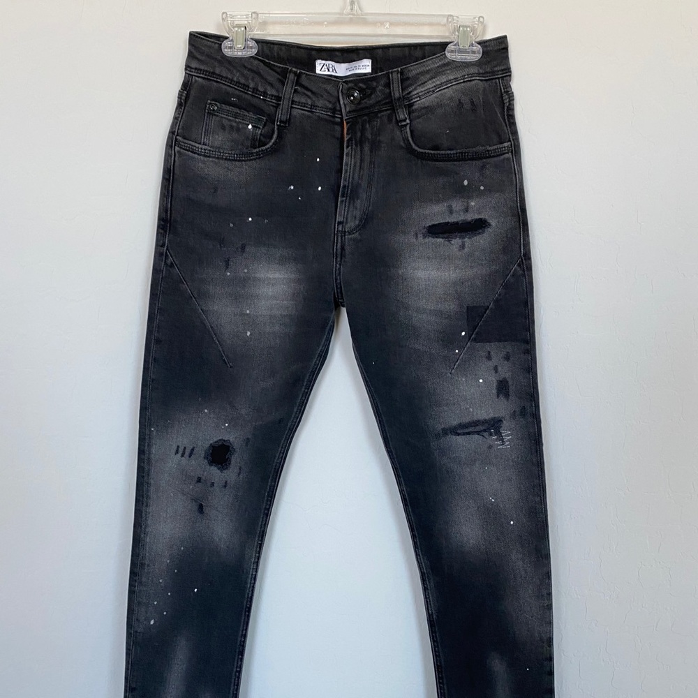 Zara Men's Straight Jeans in Distressed Black